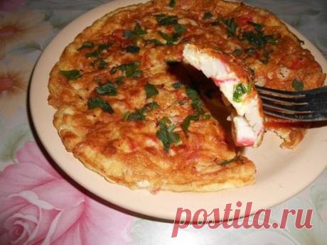 Омлет с крабовыми палочками.  Вкусняшка на завтрак