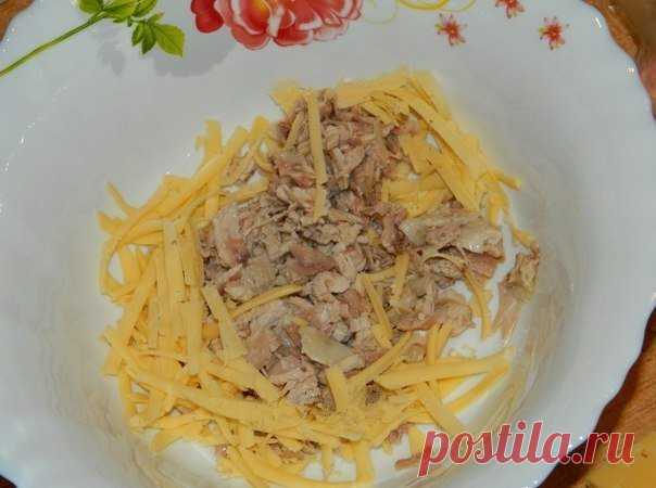 Салат «Праздничный». Вкусный салат украсит и повседневный и праздничный стол