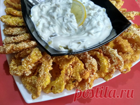 Кольца кальмаров в лимонном кляре (любимая закуска под-разговорчики, как в пивном ресторане) - Пир во время езды Кольцо кальмаров в кляре или панировке это всегда отличная горячая закуска, которая идеально подходит к пиву или вину. Практически в любом кафе с европейской кухней можно встретить такое блюдо за немаленькую цену. И только разобравшись в рецептуре —  понимаешь, что это очень просто, быстро, а главное красиво и необычно. Кольца кальмаров всегда украшают любое застолье, …
