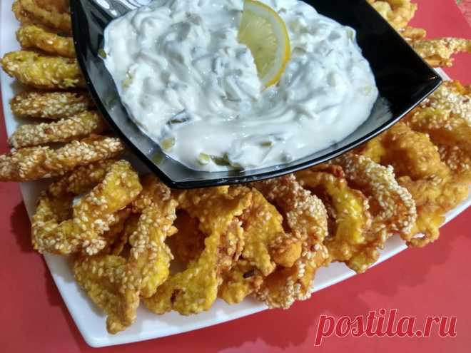 Кольца кальмаров в лимонном кляре (любимая закуска под-разговорчики, как в пивном ресторане) - Пир во время езды Кольцо кальмаров в кляре или панировке это всегда отличная горячая закуска, которая идеально подходит к пиву или вину. Практически в любом кафе с европейской кухней можно встретить такое блюдо за немаленькую цену. И только разобравшись в рецептуре —  понимаешь, что это очень просто, быстро, а главное красиво и необычно. Кольца кальмаров всегда украшают любое застолье, …