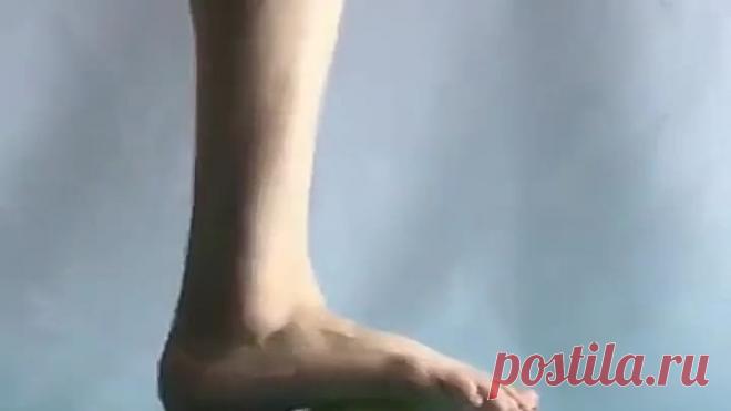 Прекрасное упражнение для всех, кого беспокоят боли в стопе, просто и эффективно.