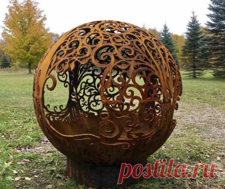 Дизайнерские огненные шары в саду ~ Planetalsad