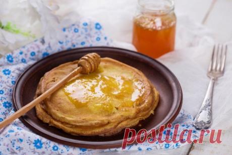 ​Блины на молоке без яиц Ингредиенты:
Молоко &mdash; 1 лМука &mdash; 2,5 стак.Сахар &mdash; 3 ст. л.Соль &mdash; 0,5 ч. л.Сода &mdash; 0,5 ч. л.Растительное масло &mdash; 2 ст. л.Сливочное масло &mdash; 65 гПриготовление:1. Смешать в миске муку, сахар, соль и соду. Добавить половину молока и растительное...