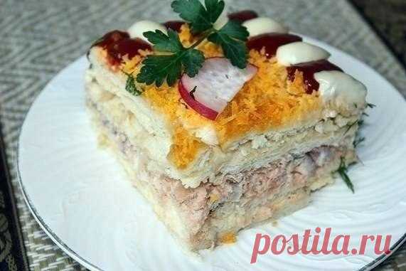 Рыбный салатик с крекерами