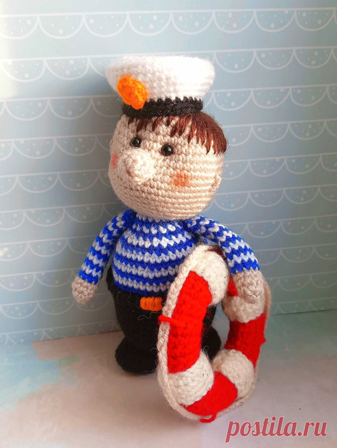 PDF Морячок крючком. FREE crochet pattern; Аmigurumi toy patterns. Амигуруми схемы и описания на русском. Вязаные игрушки и поделки своими руками #amimore - маленькая кукла солдата в костюме моряка к 23 февраля, куколка в наряде морячка.