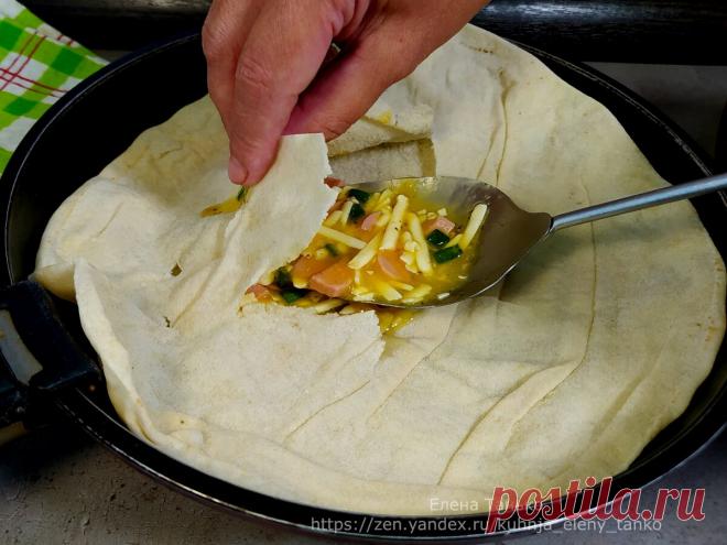 В отпуске приноровилась готовить яичницу с сыром на мангале без сковороды | Кухня без границ Елены Танько | Яндекс Дзен