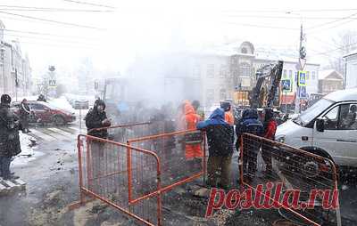 В Нижнем Новгороде 10 человек получили ожоги после повреждения теплосети. Все пострадавшие были доставлены в Ожоговый центр ПИМУ Минздрава России, сообщили в Нижегородском территориальном центре медицины катастроф