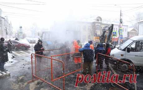 В Нижнем Новгороде 10 человек получили ожоги после повреждения теплосети. Все пострадавшие были доставлены в Ожоговый центр ПИМУ Минздрава России, сообщили в Нижегородском территориальном центре медицины катастроф