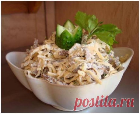Рецепт праздничного салата «Лохматый» с блинчиками и курицей