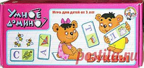 Эта простая и полезная обучающая игра познакомит малышей с алфавитом и научит находить отдельные звуки в составе слов, тренируя фонематическое восприятие, которое во многом является основой будущей грамотности. В игре могут принимать участие от 2 до 8 игроков в возрасте от 4 лет и старше. Продолжительность одной партии 10-20 минут.