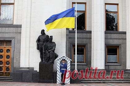 В Киеве призвали не сравнивать Украину с Казахстаном. Украина в отличие от Казахстана имеет сильную оппозицию, развитое гражданское общество, а также проводит реформы, направленные на демократизацию страны. С таким заявлением выступила вице-премьер республики Ольга Стефанишина. Она призвала не сравнивать происходящее в двух государствах и осудила Россию за «интервенцию».