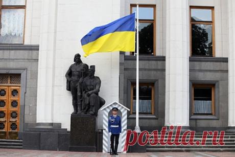 В Киеве призвали не сравнивать Украину с Казахстаном. Украина в отличие от Казахстана имеет сильную оппозицию, развитое гражданское общество, а также проводит реформы, направленные на демократизацию страны. С таким заявлением выступила вице-премьер республики Ольга Стефанишина. Она призвала не сравнивать происходящее в двух государствах и осудила Россию за «интервенцию».