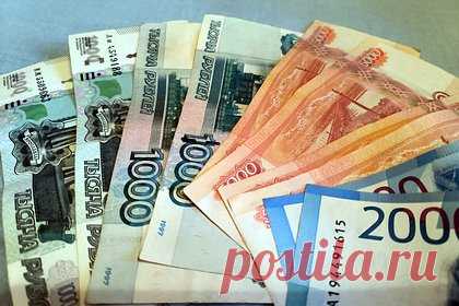 Россиянам назвали главные правила накопления денег. Главными правилами накопления денег с россиянами поделился инвестиционный стратег «БКС Мир инвестиций» Александр Бахтин. Он посоветовал иметь финансовую подушку в размере двух-трех месячных зарплат, а также призвал не делать накопления в ущерб привычному потреблению и качеству жизни.