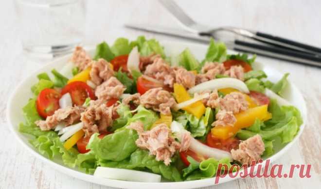 Салат с консервированным тунцом: 8 очень вкусных и простых рецептов Rate this post Здравствуйте гости и подписчики блога! Нежданно негаданно ко мне пришла мысль написать пост про салаты с тунцом,