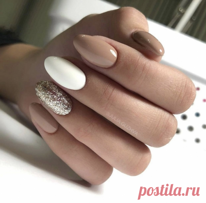 Бежевый маникюр с белым (64 фото)
