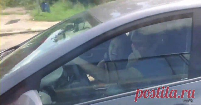Жесткое наказание на дороге (видео)