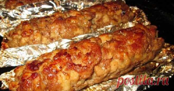 Домашние колбаски — отменное блюдо, которое будет по вкусу всей семье, а готовить легко и просто