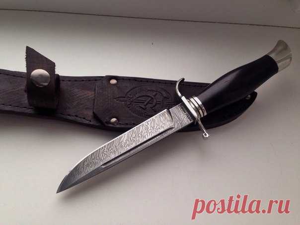 Ещё одно исполнение финки НКВД 
Сталь Дамаск! 
Цена 5900 
По всем вопросам писать https://vk.com/nikitina_noji
