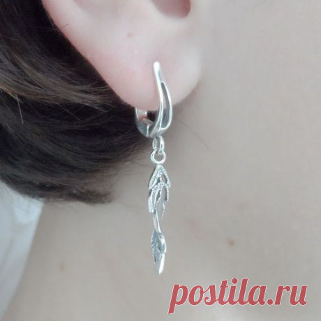 Серебряные серьги без вставок.
Цена 850 руб.