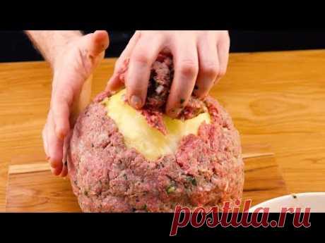 Режем мясной шар пополам. Такое зрелище уже никто не забудет!