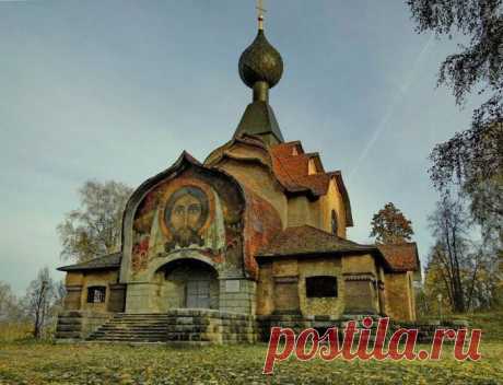 Место силы: Храм Святого Духа в Талашкино под Смоленском, построенный Рерихом 


Храм Святого Духа в Талашкино под Смоленском.
Есть на земле особые места, куда людей притягивает некая мистическая сила. В этих местах люди черпают творческие силы, вдохновение и желание жить. Одни…