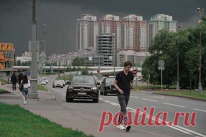 Москвичей предупредили о грозе