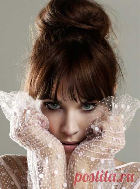 Алекса Чанг (Alexa Chung) в фотосессии Альберта Джордана (Albert Giordan) для журнала Marie Claire UK (май 2013)