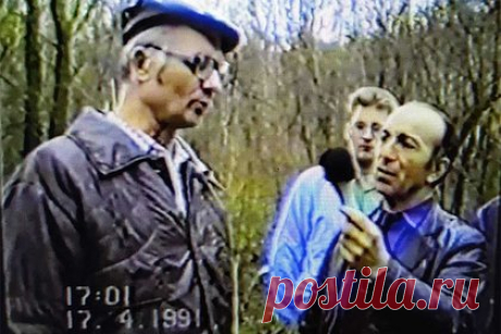 Легендарный следователь рассказал о попытке линчевания маньяка Чикатило. Андрея Чикатило, самого известного советского маньяка, убившего по меньшей мере 44 человека, пытались линчевать в ходе одного из следственных экспериментов. Об этом в субботу, 15 октября, «Ленте.ру» рассказал Исса Костоев — бывший замруководителя отдела по расследованию особо важных дел прокуратуры РСФСР.