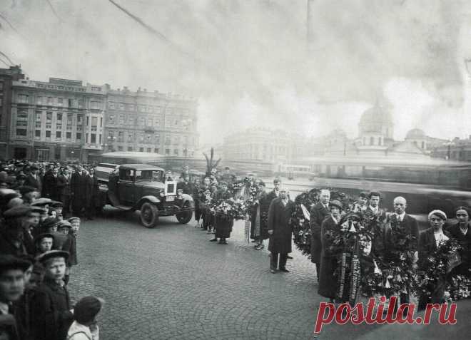 Прогулка по Ленинграду 1935 года. Как выглядел город в год стахановских рекордов? | Путешествия и всего по чуть-чуть | Дзен