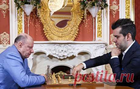 Непомнящий победил Потанина в шахматной партии. Гроссмейстер играл черными фигурами