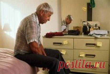 Сонливость днем – один из симптомов развивающейся болезни Альцгеймера