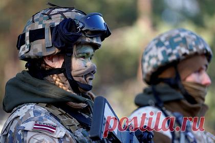 Латвия призвала увеличить численность военных НАТО в Восточной Европе. Необходимо серьезно усилить присутствие НАТО в Восточной Европе из-за увеличения численности российских и белорусских военных на границах альянса. С таким призывом выступил министр иностранных дел Латвии Эдгар Ринкевич. Он пояснил, что такое решение станет оправданной контрмерой в ответ на политику Москвы и Минска.