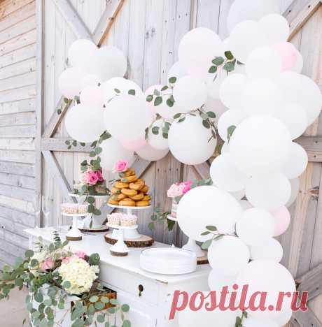 DIY Balloon Garland The Easy Way - How To Make a Balloon Garland