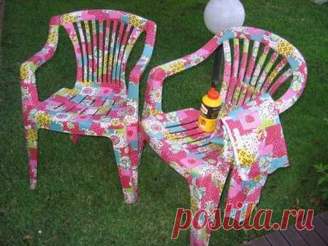 : Silla de plástico con revestimiento de tela