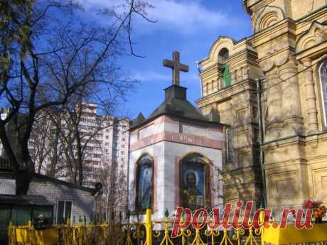 Киев. Церковь Покрова Пресвятой Богородицы на Приорке, фотография
