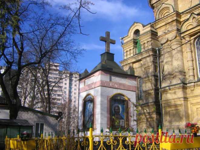 Киев. Церковь Покрова Пресвятой Богородицы на Приорке, фотография