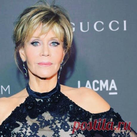 Публикация Jane Fonda в Instagram • Ноя 7, 2017 at 12:17 UTC 4,927 отметок «Нравится», 138 комментариев — Jane Fonda (@janefondaofficial) в Instagram: «Here’s me on the red carpet of LA Museum of Modern Art gala»