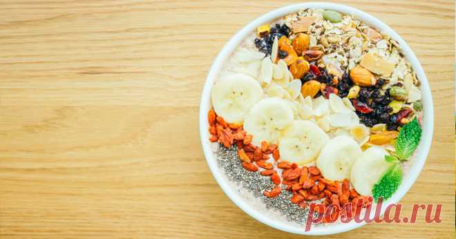 Продукты, которые вам нужно добавить в свой завтрак, чтобы сжигать жир в области живота в течение всего дня Вы любите завтракать вкусно и сытно, но ненавидите тратить время на приготовление еды?
Если это про вас, вот список блюд, которые нужно добавить на ваш завтрак, чтобы ваши усилия не были напрасными.
1. Цельнозерновой хлеб, который содержит питательные вещества
Когда речь заходит о пользе завтрака для похудения, цельнозерновые продукты являются одним из лучших вариантов.