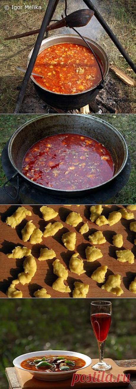 Ігор Меліка: БОГРАЧ – МАДЯРСЬКИЙ ГУЛЯШ ІЗ ЗАКАРПАТТЯ (фото-рецепт)