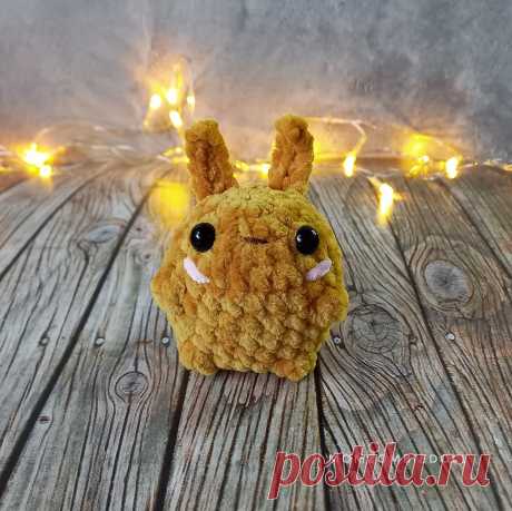 PDF Зайка Пузырик крючком. FREE crochet pattern; Аmigurumi animal patterns. Амигуруми схемы и описания на русском. Вязаные игрушки и поделки своими руками #amimore - маленький зайка из плюшевой пряжи, плюшевый заяц, брелок в виде зайчика, кролик, зайчонок, крольчонок.