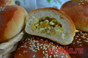 Пирожки с капустой и яйцом в духовке Из простых и доступных продуктов всего лишь за час с небольшим можно приготовить вкуснейшие, сытные пирожки из быстрого дрожжевого теста. Чтобы приготовить пирожки с капустой и яйцом в духовке подготовим необходимые продукты. Капусту, морковь с луком помоем в проточной воде и...