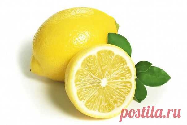 🍋 Бронхит

смешайте 50 г натертого хрена и сок 2 - 3 цитрусовых плодов. Принимайте по чайной ложке несколько раз в день, ничем не запивая. Лимон в компании с чесноком отлично действует в качестве рассасывающего средства. Для этого кашицу из 5 лимонов с кожурой смешать с кашицей из 4 головок чеснока, залить смесь одним литром прохладной кипяченой воды, плотно закрыть и держать в темном и холодном месте 5 суток. Процедить и принимать по столовой ложке три раза в день за 20 минут до еды
