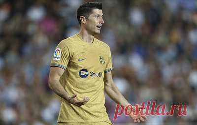 Гол Левандовского в добавленное время принес "Барселоне" победу над "Валенсией". Встреча завершилась со счетом 1:0 в пользу каталонской команды