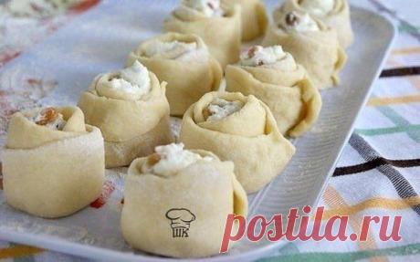 БУЛОЧКИ "РОЗОЧКИ" С ТВОРОГОМ
.
Вкуснотища необыкновенная! 
Описание рецепта в нашем источнике по ссылке: ►►► https://urlforum.info/m3
Приятного аппетита, надеюсь, вам понравится!
