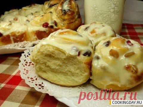Булочки с изюмом со сливочной заливкой | Кулинарные рецепты на каждый день