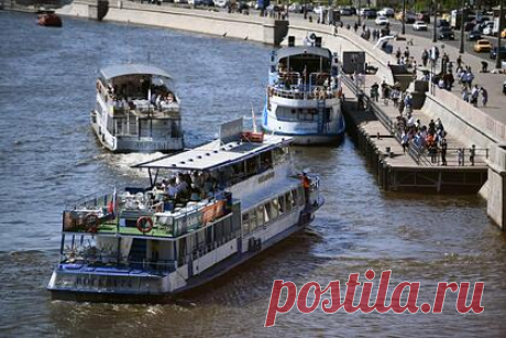 В речных трамваях разглядели шанс для спасения экологии Москвы. В запуске электрических речных трамваев разглядели огромный потенциал для развития инфраструктуры и спасения экологии Москвы. Проект по возрождению забытого вида транспорта оценил депутат Московской городской думы Олег Артемьев. Перевозки по реке могут повлиять и на отношение москвичей к электрокарам.