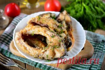 ​Карп жареный на сковороде Карп жареный на сковороде – это отличная замена мясу.&nbsp;Рыбные блюда – это всегда вкусно и полезно, а купив карпа на рынке или в магазине, вы сможете с легкостью его приготовить в домашних условиях. Советуем вам сразу разделать рыбу на стейки, чтобы получилось быстро и вкусно. Также...