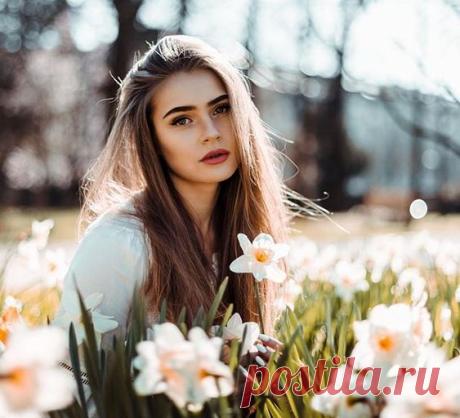 ФОТО ПОДБОРКА "Д Е В У Ш К И ~ И ~ Ц В Е Т Ы"