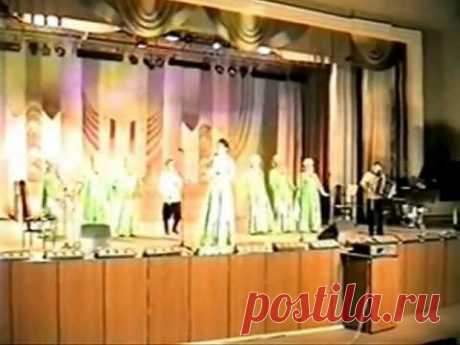 «Бестолковая любовь». Слова и музыка Юлия Кима. Аранжировка Владимира Сидорова. Государственный экзамен-концерт выпускницы кафедры "Музыкальное искусство эстрады" Магнитогорской консерватории Вихровой Кристины Юрьевны (большой концертный зал МаГК) 12 мая 2005 года.