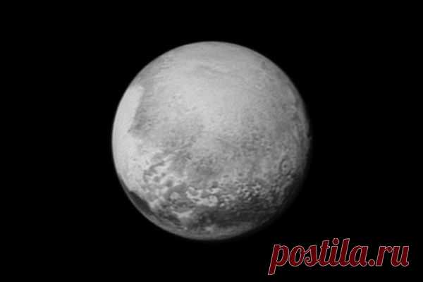 Ученые NASA получили новые снимки "сердца" Плутона — Елена Субботина — Российская газета